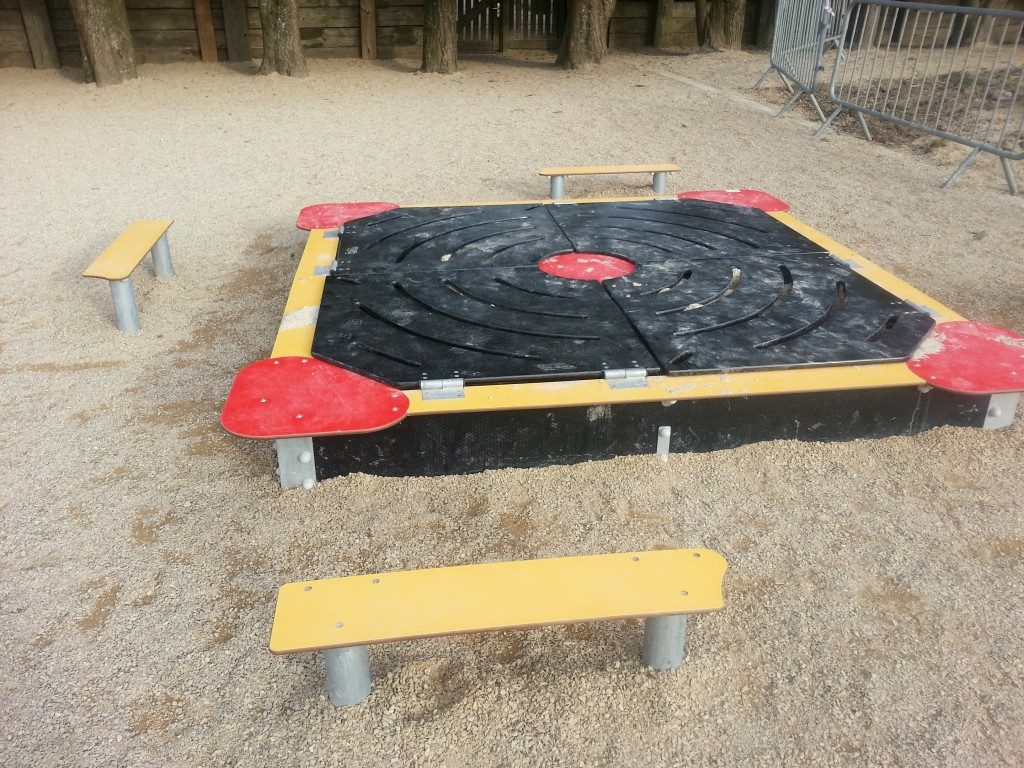 Bac à sable avec couvercle fermé ASB_synchro