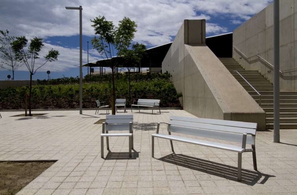 NeoRomantico_Liviano_aluminium_Santa&Cole