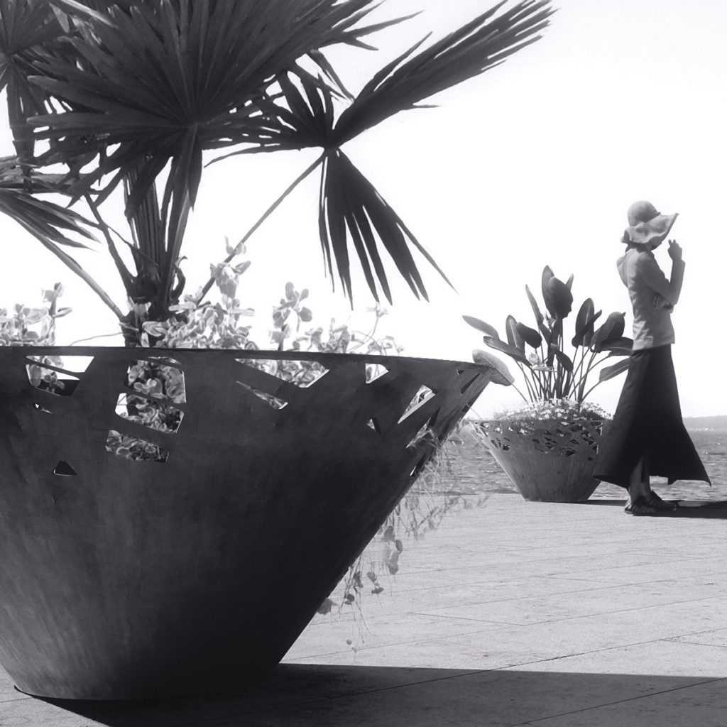 Crossed Planter-jardinière_Lab23