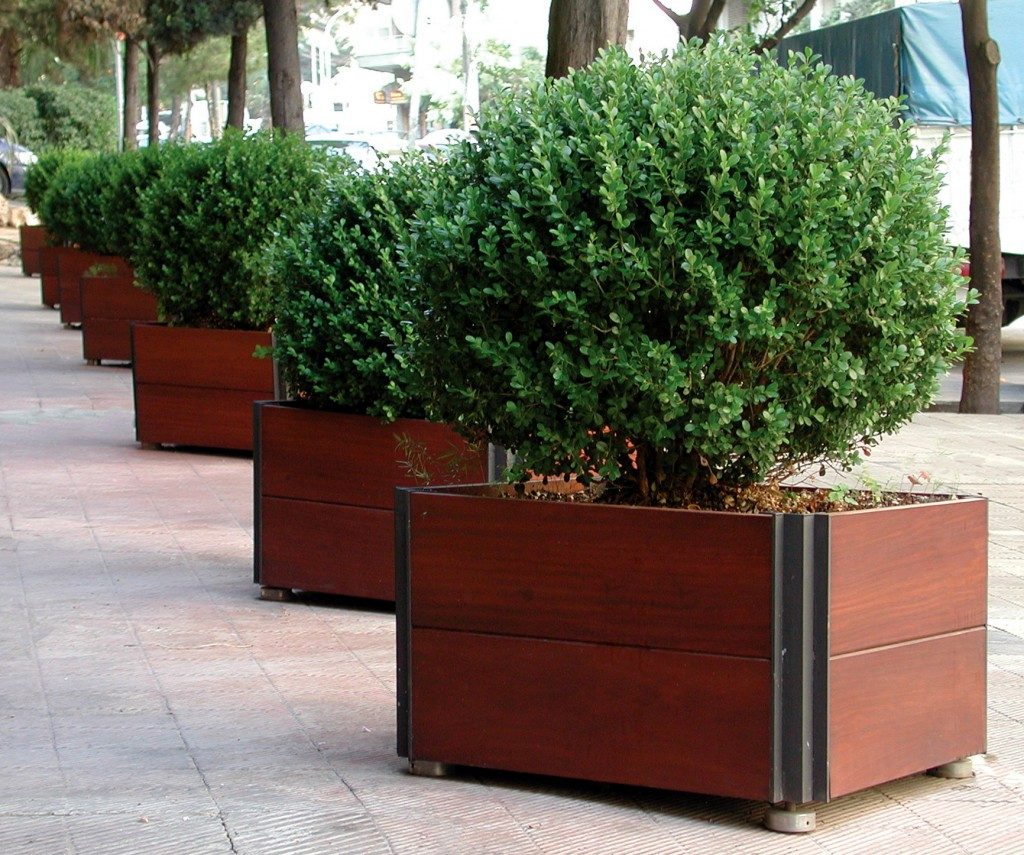 Plaza-jardinière_santa&cole