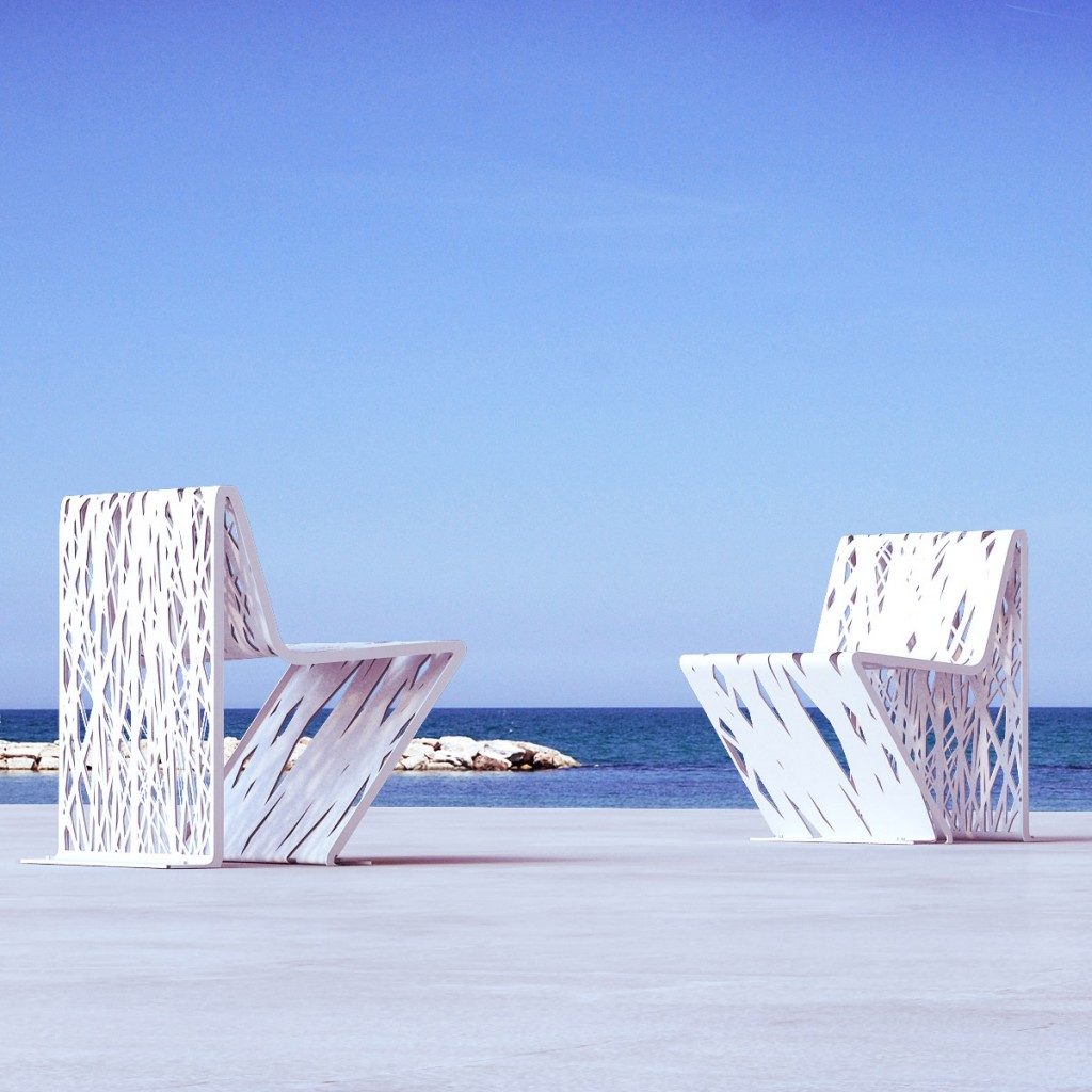 Crossed chaise_Lab23