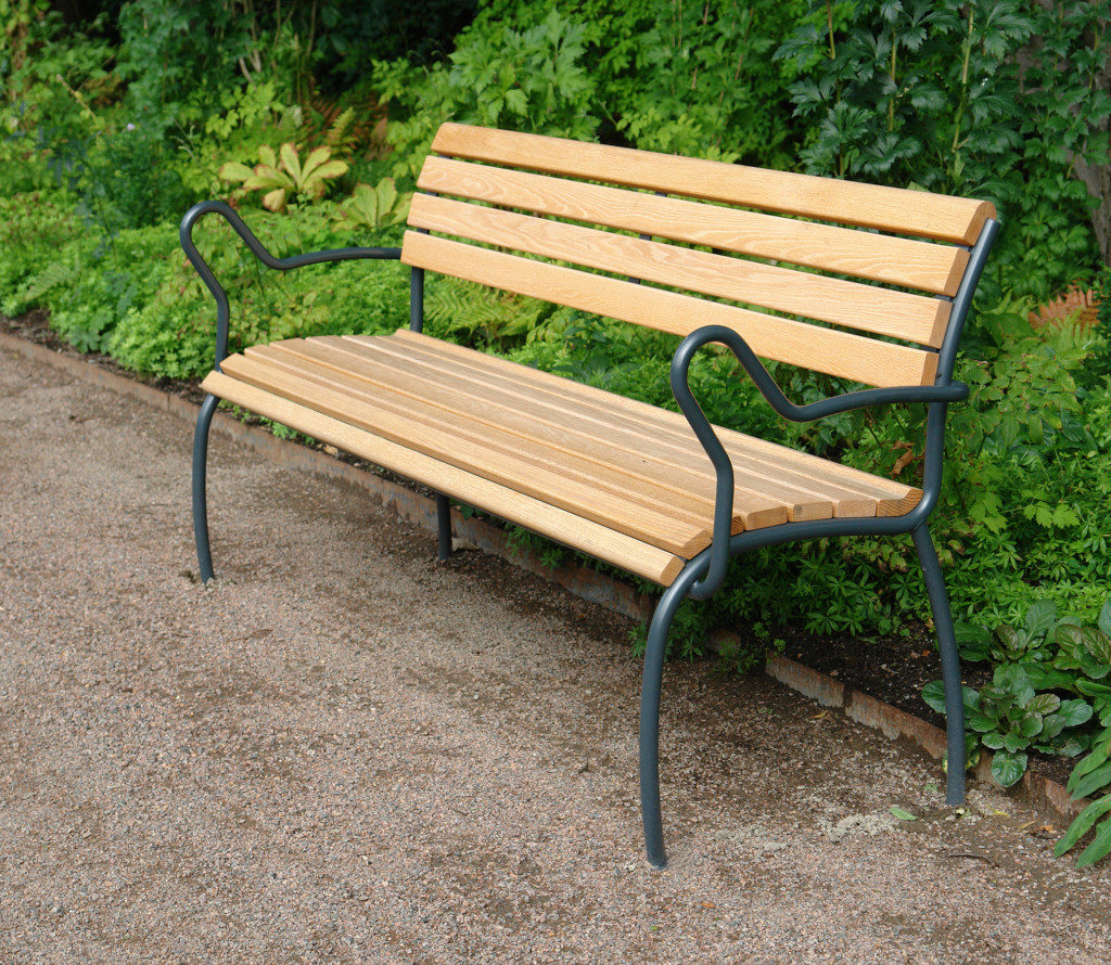 Access banc en bois accessible aux séniors