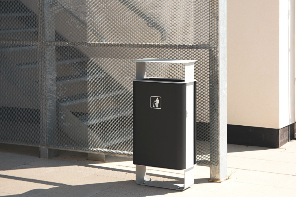 STADIUM Corbeille acier 60L