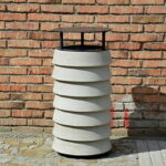 STROK Corbeille béton couvercle 60L