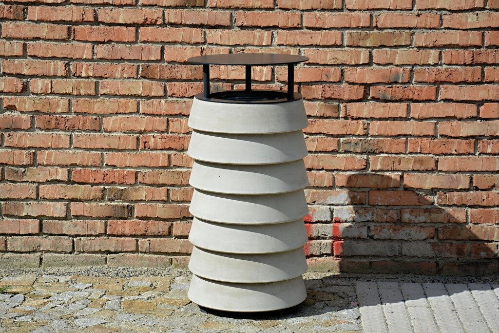 STROK Corbeille béton couvercle 60L