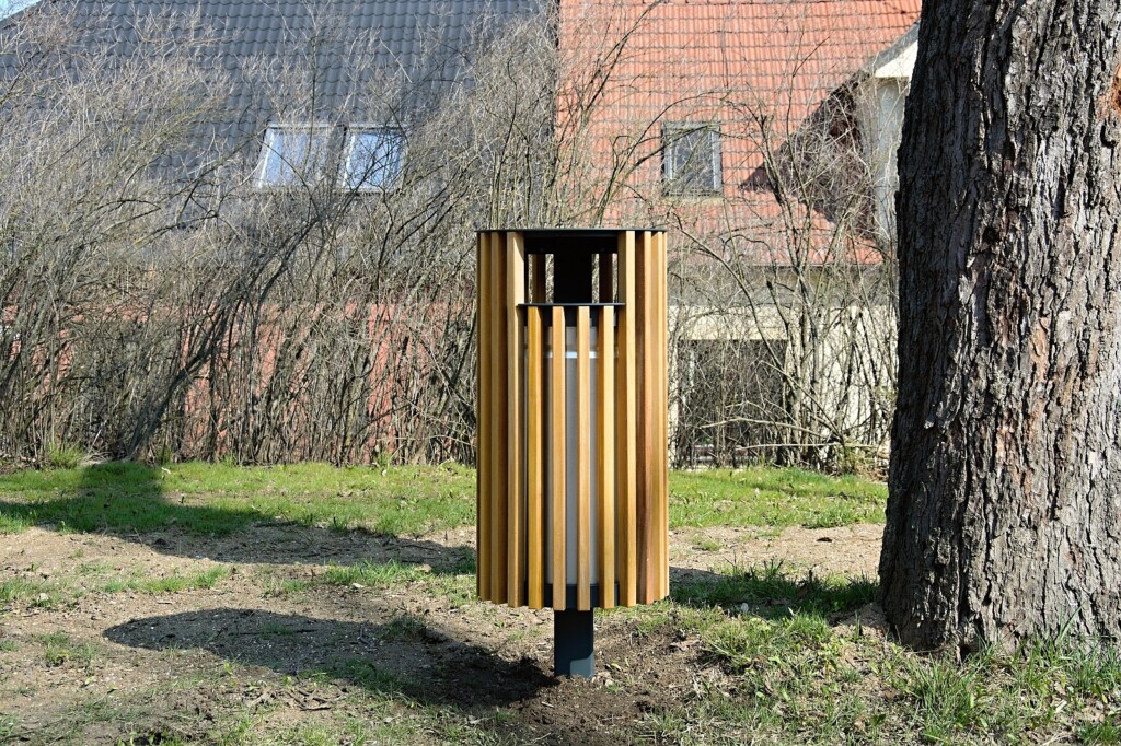 ZET Corbeille bois couvercle 35L