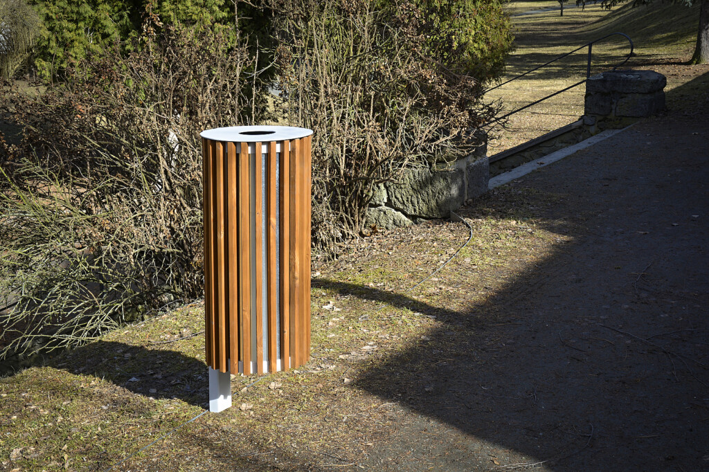 ZET Corbeille lames bois 45L
